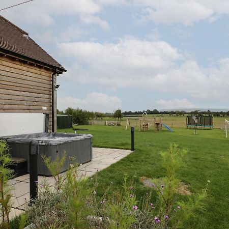 Hallgarth Farm Holiday Lodge Pershore Exteriör bild